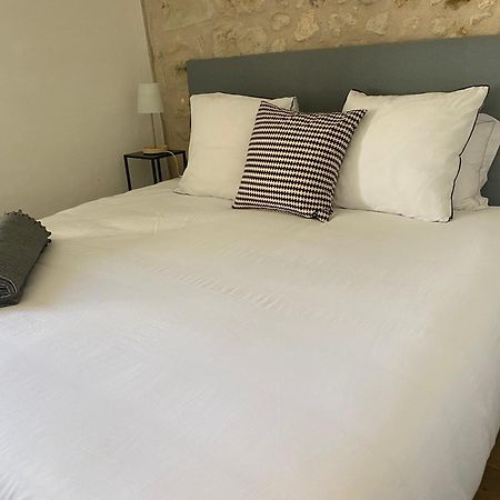 Grange Bleuet Bed & Breakfast อูเบแทร์-ซัวร์-ดรอนน์ ภายนอก รูปภาพ