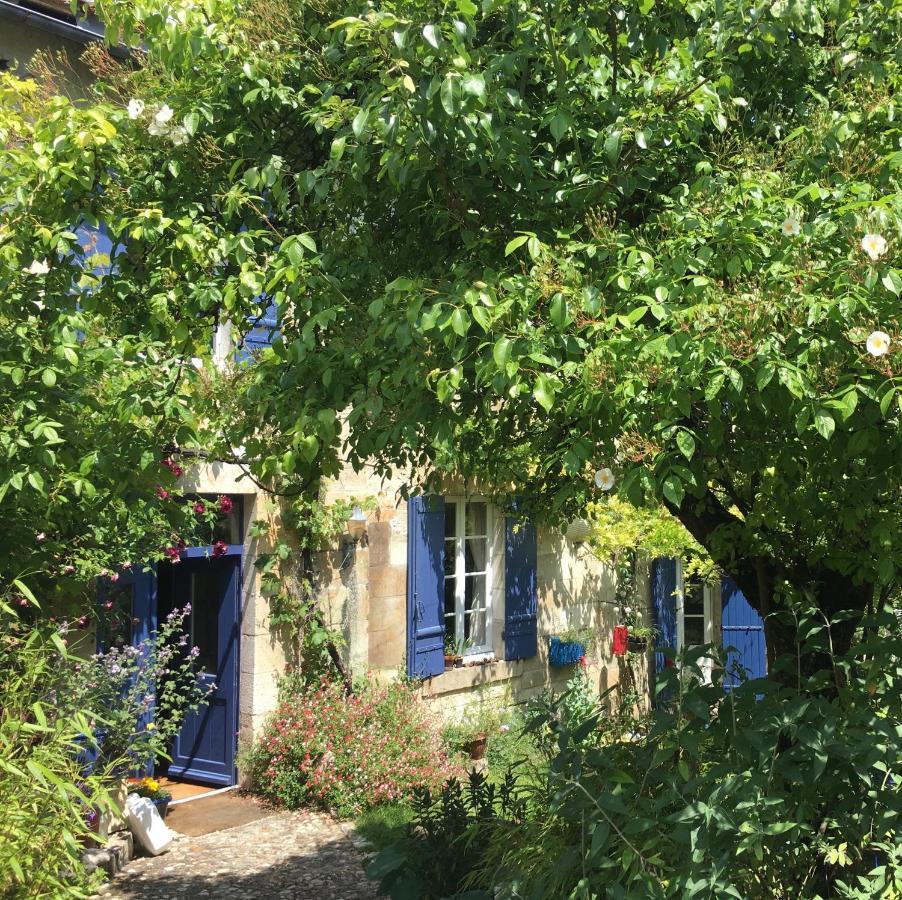 Grange Bleuet Bed & Breakfast อูเบแทร์-ซัวร์-ดรอนน์ ภายนอก รูปภาพ