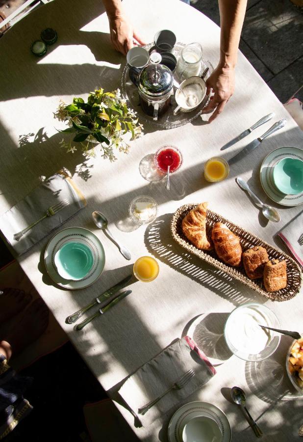Grange Bleuet Bed & Breakfast อูเบแทร์-ซัวร์-ดรอนน์ ภายนอก รูปภาพ