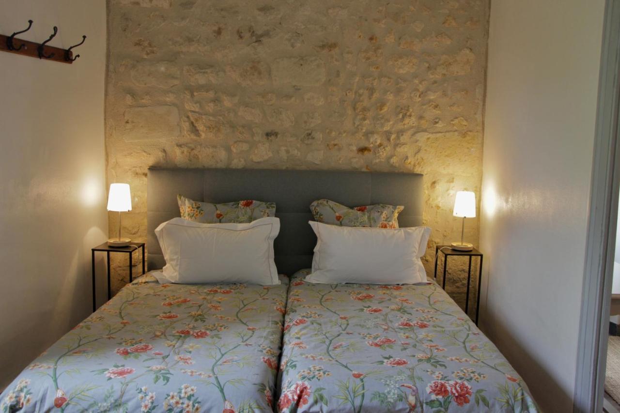 Grange Bleuet Bed & Breakfast อูเบแทร์-ซัวร์-ดรอนน์ ภายนอก รูปภาพ