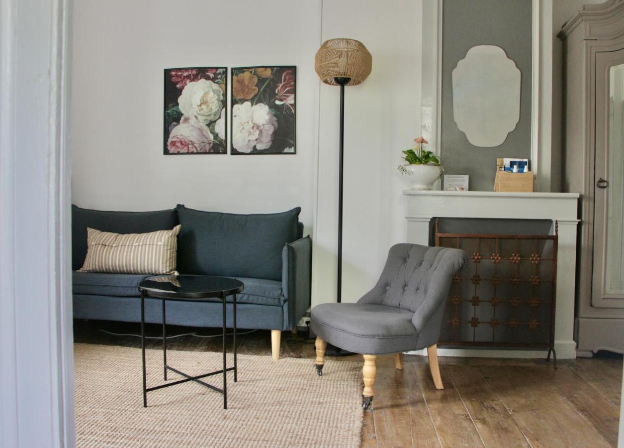 Grange Bleuet Bed & Breakfast อูเบแทร์-ซัวร์-ดรอนน์ ภายนอก รูปภาพ