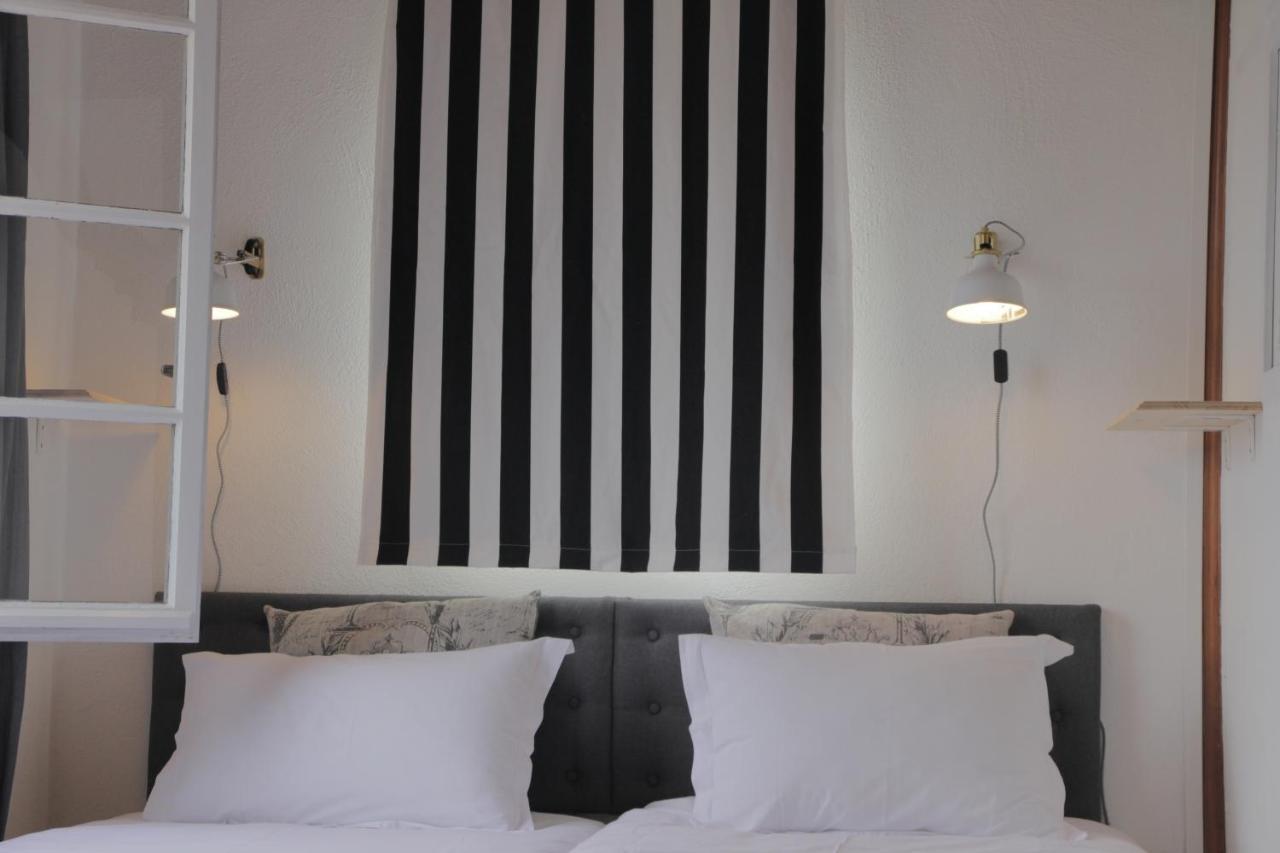 Grange Bleuet Bed & Breakfast อูเบแทร์-ซัวร์-ดรอนน์ ภายนอก รูปภาพ