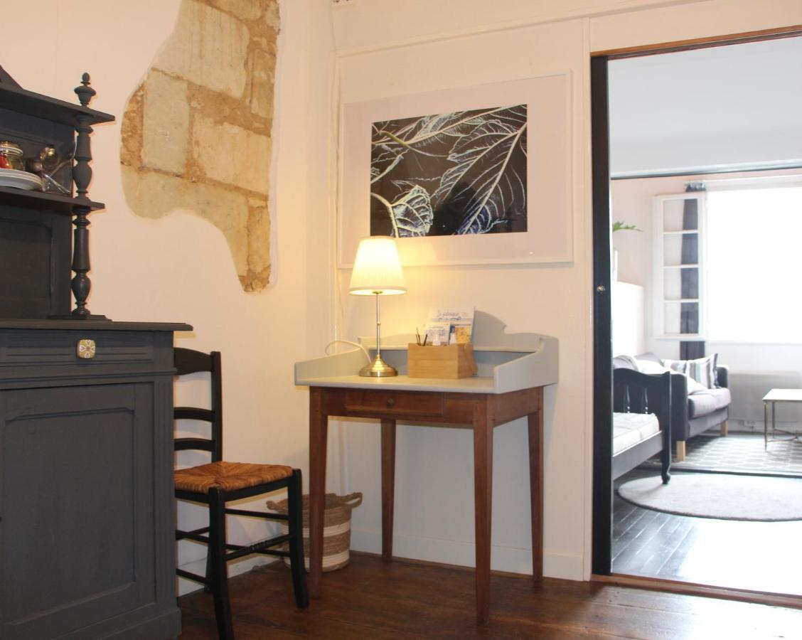 Grange Bleuet Bed & Breakfast อูเบแทร์-ซัวร์-ดรอนน์ ภายนอก รูปภาพ