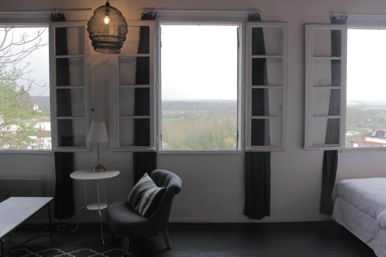 Grange Bleuet Bed & Breakfast อูเบแทร์-ซัวร์-ดรอนน์ ภายนอก รูปภาพ