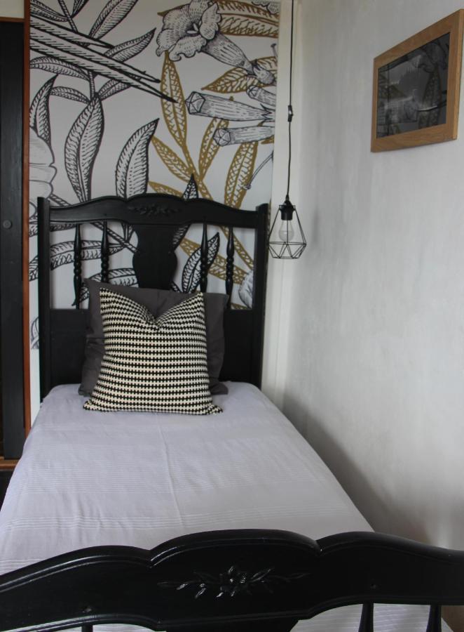 Grange Bleuet Bed & Breakfast อูเบแทร์-ซัวร์-ดรอนน์ ภายนอก รูปภาพ