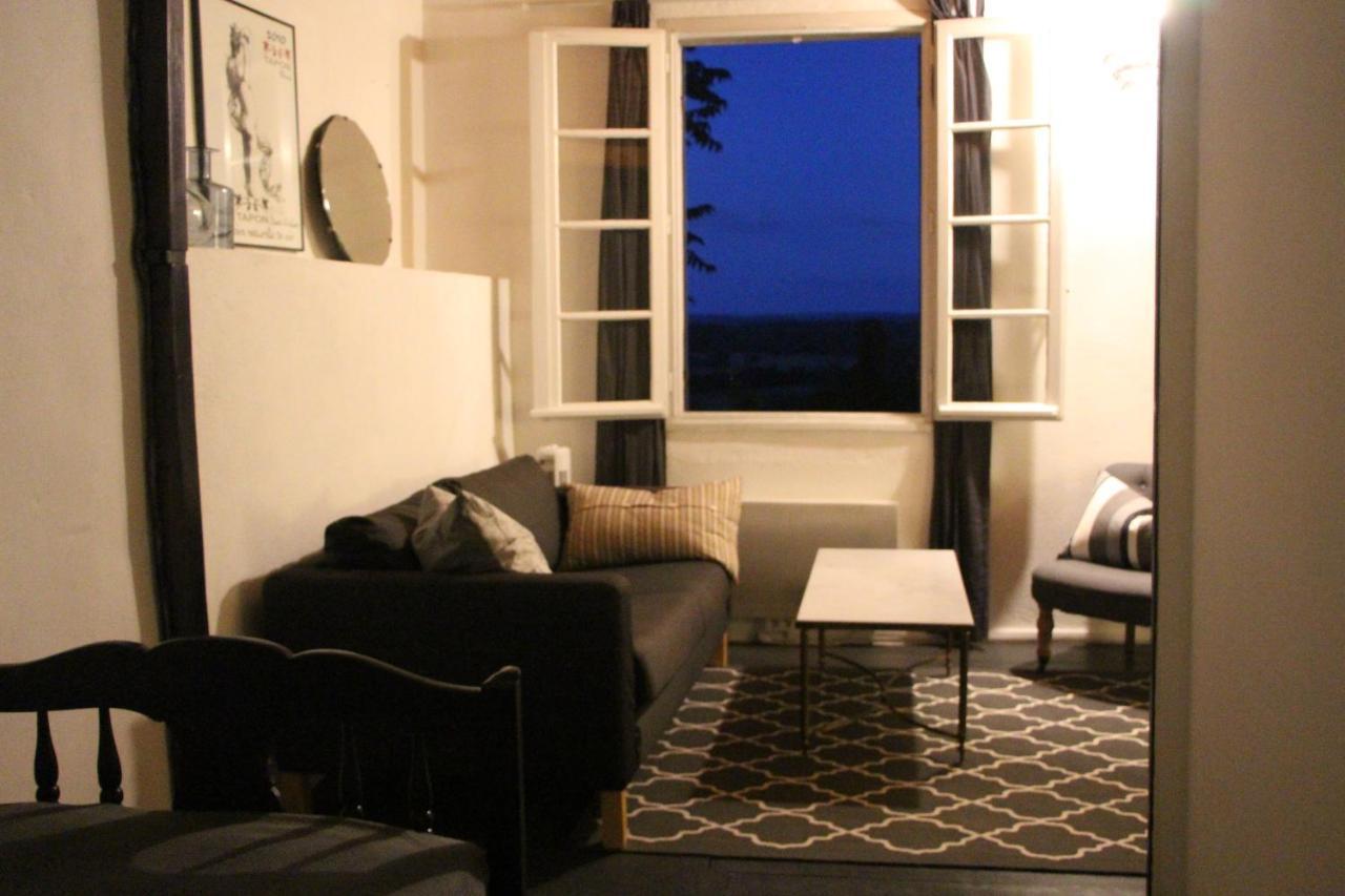 Grange Bleuet Bed & Breakfast อูเบแทร์-ซัวร์-ดรอนน์ ภายนอก รูปภาพ